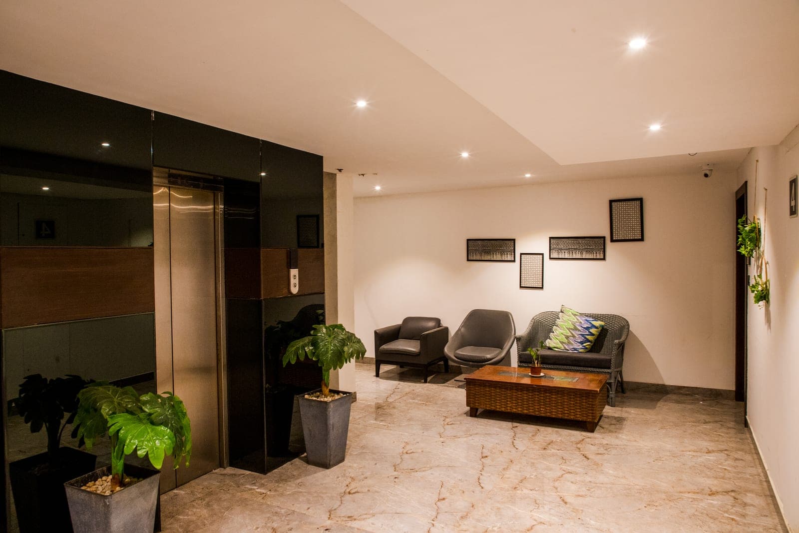 Floor lounge at The Elite Royale