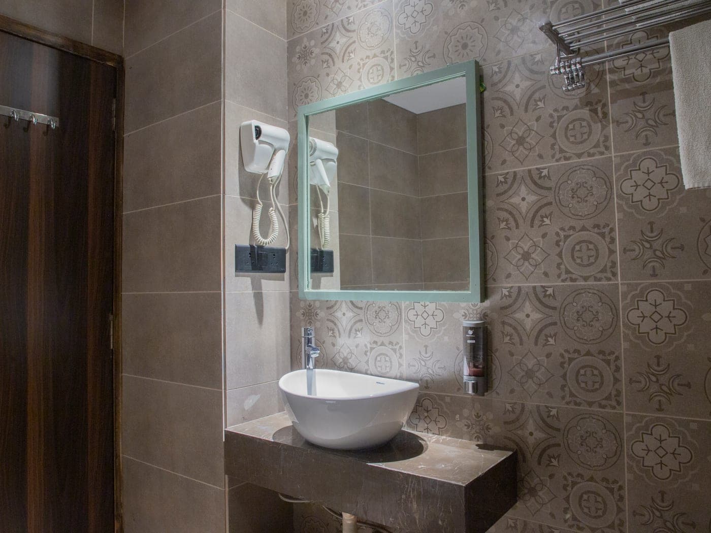 Guest bathroom at The Elite Royale